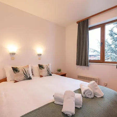 Mountain View With Balcony & Access Nearby - Serendipity Μπάνσκο