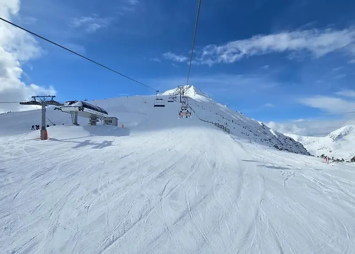 公寓 Mountain View With Balcony & Access Nearby - Serendipity 班斯科