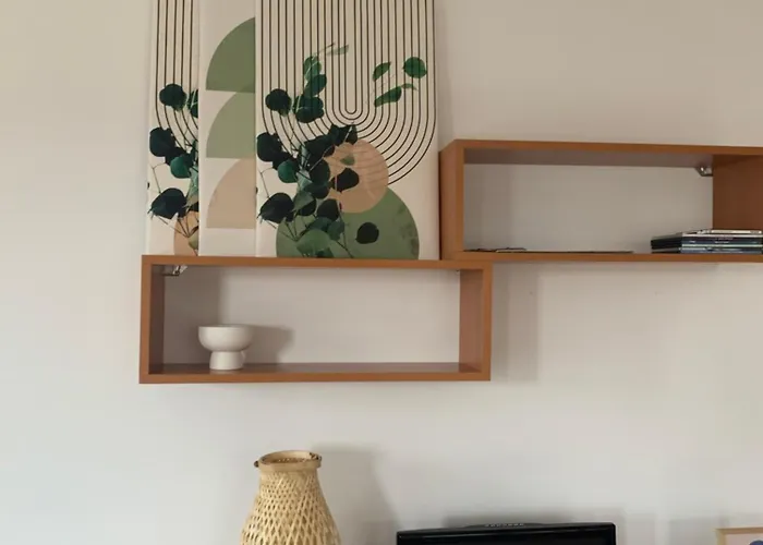 Mountain View With Balcony & Access Nearby - Serendipity * 班斯科