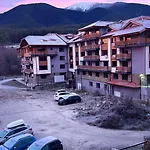 Mountain View With Balcony & Access Nearby - Serendipity Апартаменти *