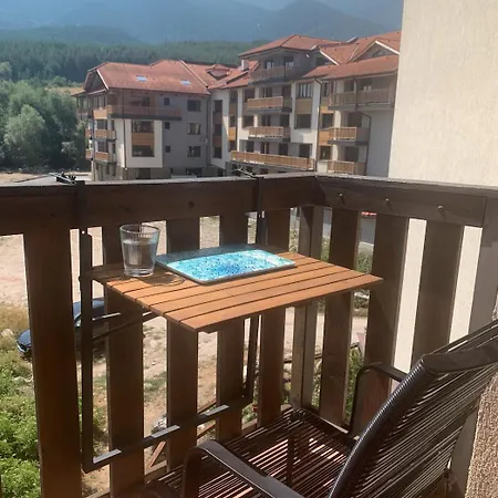 Апартамент Mountain View With Balcony & Access Nearby - Serendipity *
