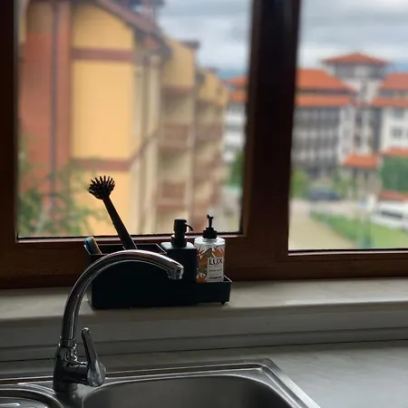 Mountain View With Balcony & Access Nearby - Serendipity Апартамент