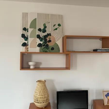 Mountain View With Balcony & Access Nearby - Serendipity * バンスコ