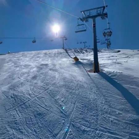 Mountain View With Balcony & Access Nearby - Serendipity * バンスコ