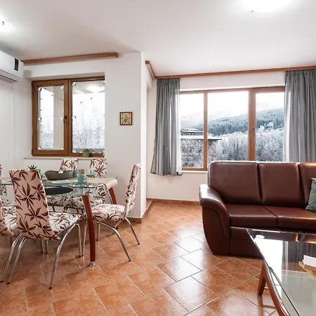 Mountain View With Balcony & Access Nearby - Serendipity Appartement