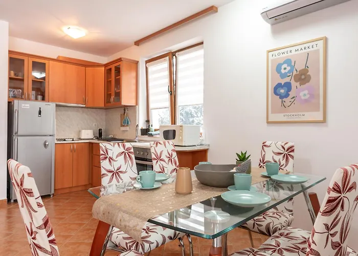 Apartman Mountain View With Balcony & Access Nearby - Serendipity *